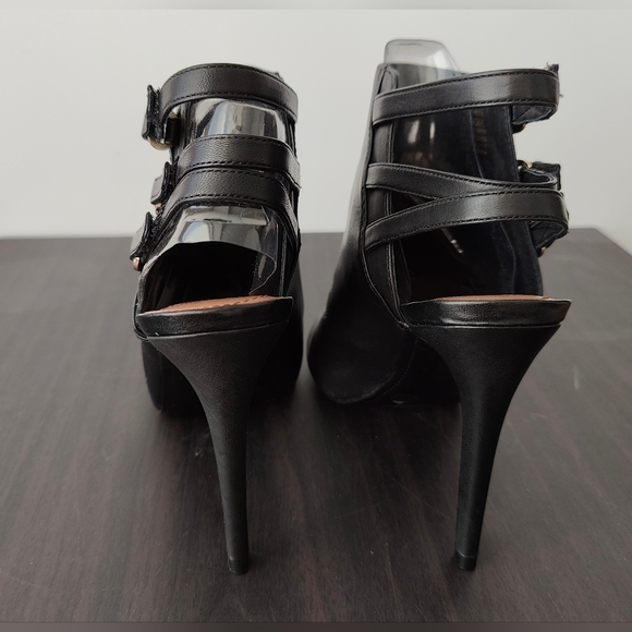 Vince Camuto Fenette Heels - Picture 10 of 12